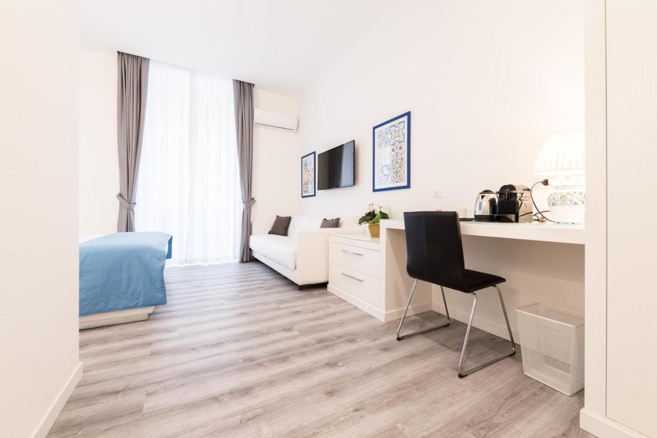 Napoliving Hotel Bagian luar foto