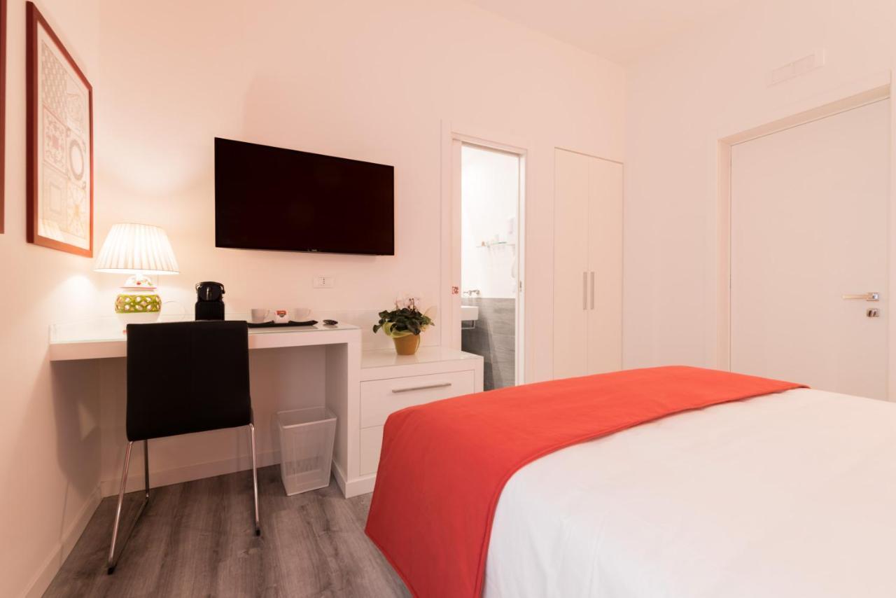 Napoliving Hotel Bagian luar foto