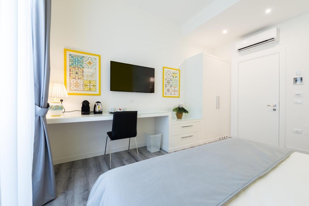 Napoliving Hotel Bagian luar foto