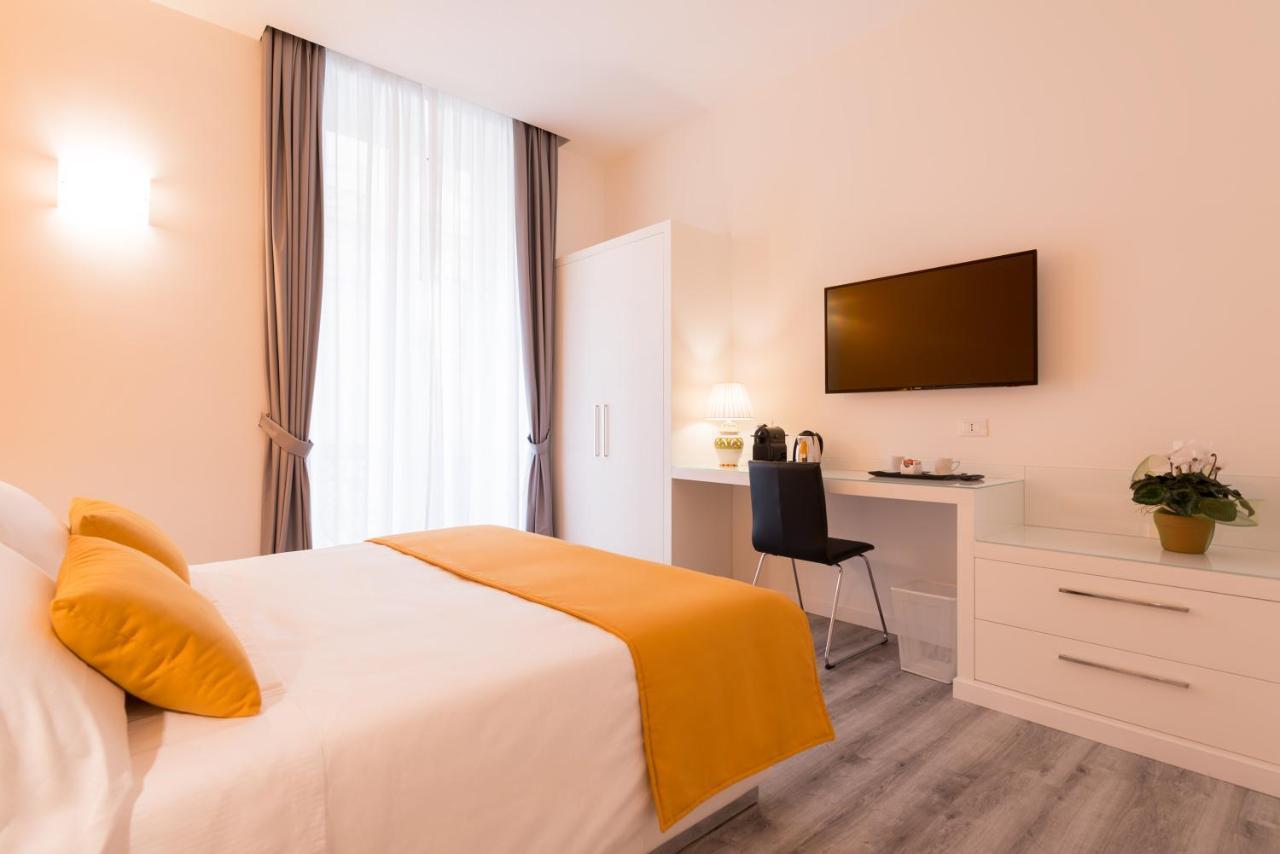 Napoliving Hotel Bagian luar foto